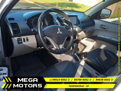 MITSUBISHI L 200 Triton 3.5 V6 HPE 4X4 FLEX CABINE DUPLA AUTOMTICO, Foto 9