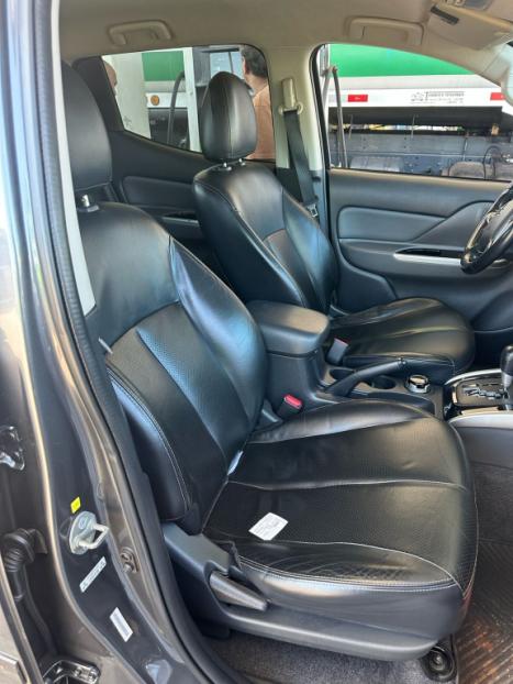 MITSUBISHI L 200 Triton 2.4 16V SPORT HPE-S 4X4 CABINE DUPLA TURBO DIESEL AUTOMTICO, Foto 3
