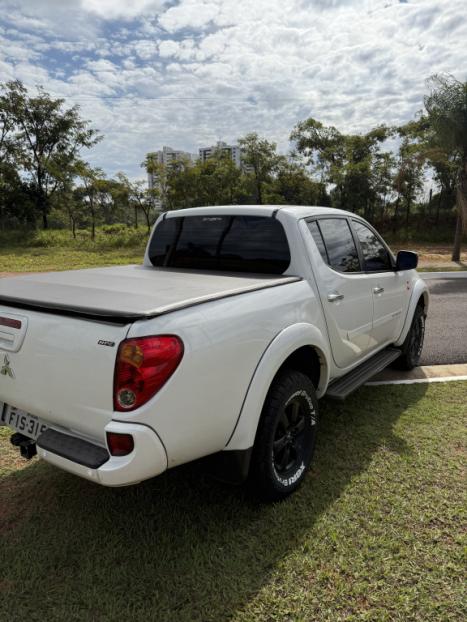 MITSUBISHI L 200 Triton 3.5 V6 HPE 4X4 FLEX CABINE DUPLA AUTOMTICO, Foto 4