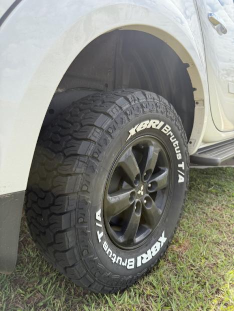 MITSUBISHI L 200 Triton 3.5 V6 HPE 4X4 FLEX CABINE DUPLA AUTOMTICO, Foto 5