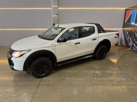 MITSUBISHI L 200 Triton 2.4 16V SPORT GLX 4X4 CABINE DUPLA TURBO DIESEL, Foto 2