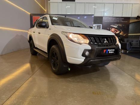MITSUBISHI L 200 Triton 2.4 16V SPORT GLX 4X4 CABINE DUPLA TURBO DIESEL, Foto 4