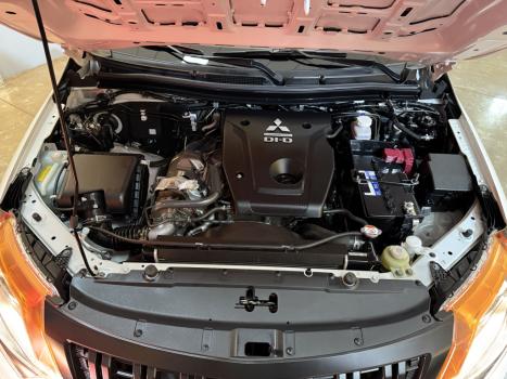 MITSUBISHI L 200 Triton 2.4 16V SPORT GLX 4X4 CABINE DUPLA TURBO DIESEL, Foto 8