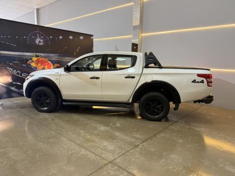 MITSUBISHI L 200 Triton 2.4 16V SPORT GLX 4X4 CABINE DUPLA TURBO DIESEL, Foto 9