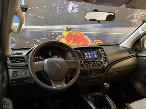 MITSUBISHI L 200 Triton 2.4 16V SPORT GLX 4X4 CABINE DUPLA TURBO DIESEL, Foto 14