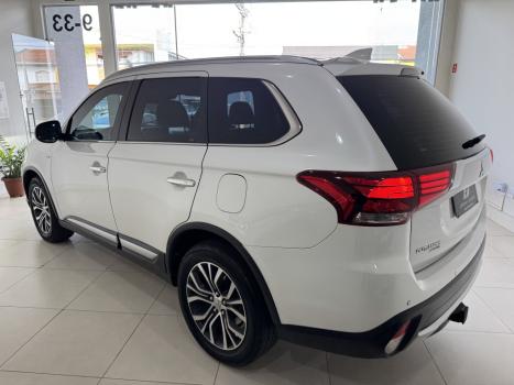 MITSUBISHI Outlander 3.0 V6 24V 4P GT 4X4 AUTOMTICO, Foto 5