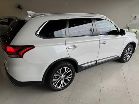 MITSUBISHI Outlander 3.0 V6 24V 4P GT 4X4 AUTOMTICO, Foto 7