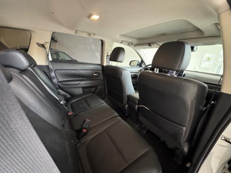 MITSUBISHI Outlander 3.0 V6 24V 4P GT 4X4 AUTOMTICO, Foto 17