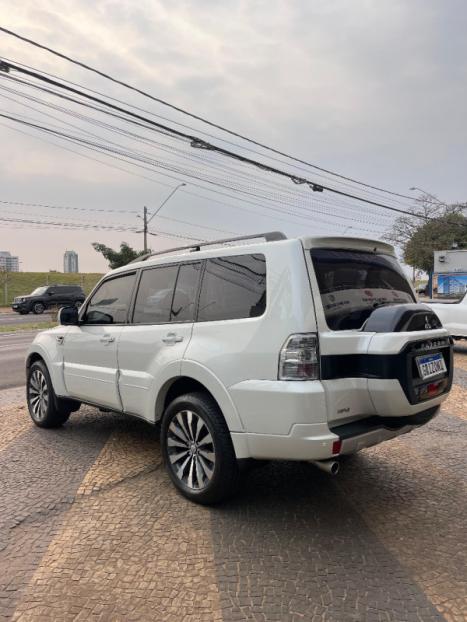 MITSUBISHI Pajero 3.2 16V 4P 4X4 7 LUGARES HPE TURBO DIESEL INTERCOOLER AUTOMTICO, Foto 3