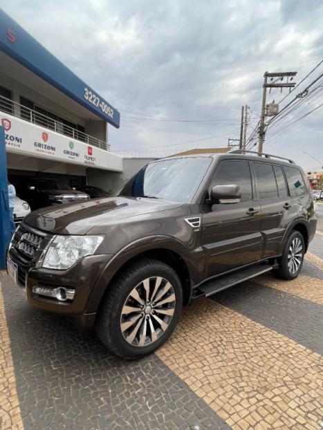 MITSUBISHI Pajero 3.2 16V 4P 4X4 7 LUGARES HPE TURBO DIESEL INTERCOOLER AUTOMTICO, Foto 2