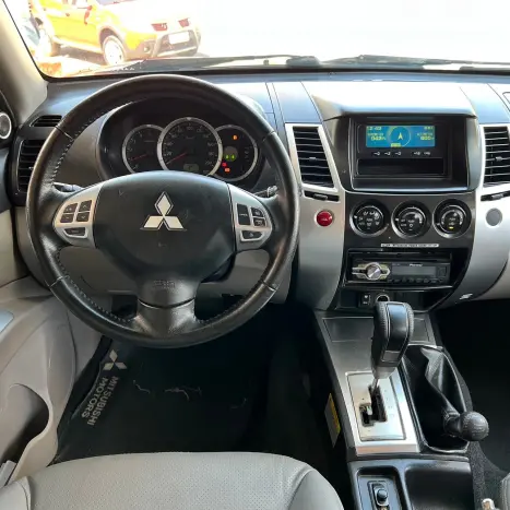 MITSUBISHI Pajero Dakar 3.2 16V 4P HPE 4X4  7 LUGARES TURBO INTECOOLER DIESEL AUTOMTICO, Foto 13
