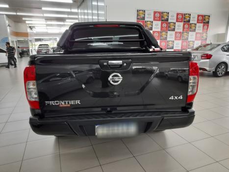 NISSAN Frontier 2.3 ATTACK CABINE DUPLA 4X4 BI-TURBO DIESEL AUTOMTICO, Foto 4