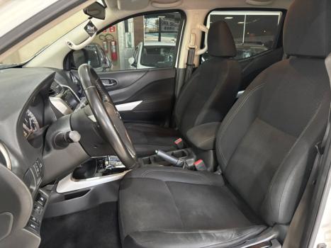 NISSAN Frontier 2.3 ATTACK CABINE DUPLA 4X4 BI-TURBO DIESEL AUTOMTICO, Foto 10