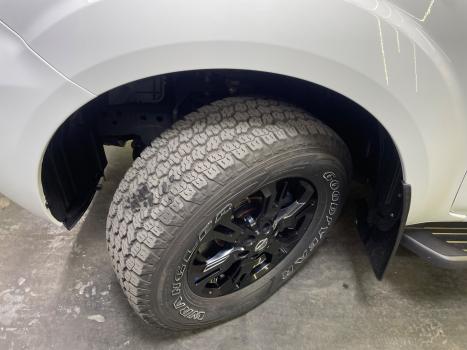 NISSAN Frontier 2.3 ATTACK CABINE DUPLA 4X4 BI-TURBO DIESEL AUTOMTICO, Foto 16