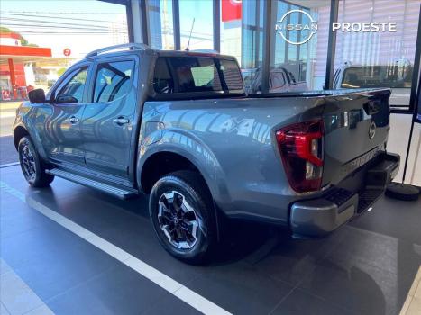 NISSAN Frontier 2.3 16V PLATINUM CABINE DUPLA 4X4 BI-TURBO DIESEL AUTOMTICO, Foto 4