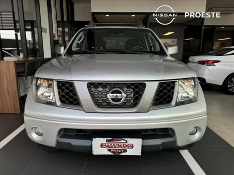 NISSAN Frontier 2.5 SE 4X4 ATTACK TURBO DIESEL CABINE DUPLA, Foto 2