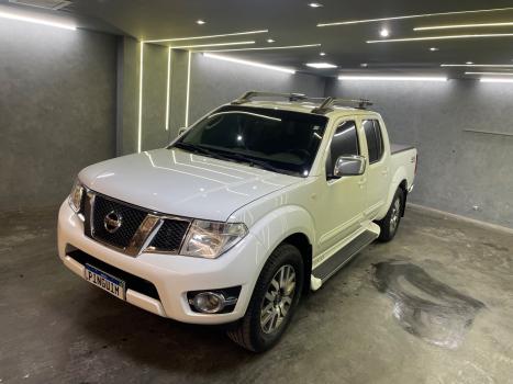NISSAN Frontier 2.5 SL 4X4 TURBO DIESEL CABINE DUPLA AUTOMTICO, Foto 2