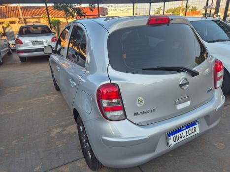 NISSAN March 1.0 16V 4P S FLEX, Foto 4
