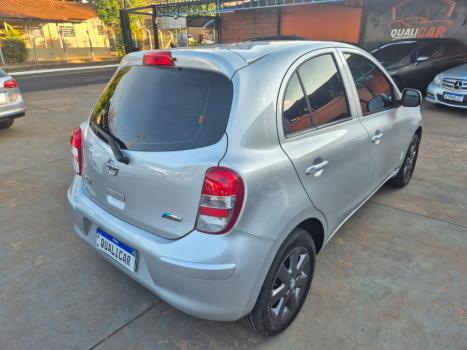 NISSAN March 1.0 16V 4P S FLEX, Foto 3