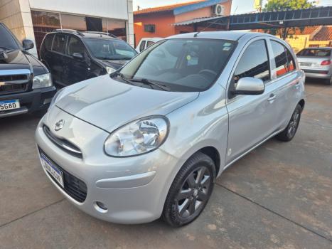 NISSAN March 1.0 16V 4P S FLEX, Foto 2