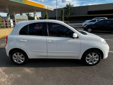 NISSAN March 1.6 16V 4P SV FLEX, Foto 4