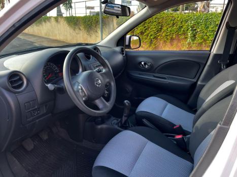 NISSAN March 1.6 16V 4P SV FLEX, Foto 10