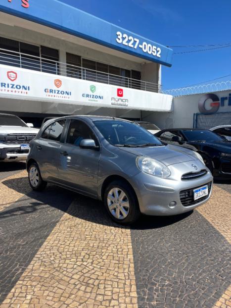 NISSAN March 1.6 16V 4P SV FLEX, Foto 2