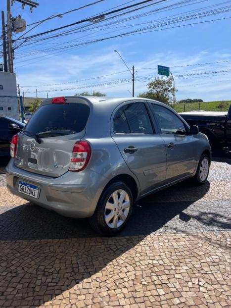 NISSAN March 1.6 16V 4P SV FLEX, Foto 4