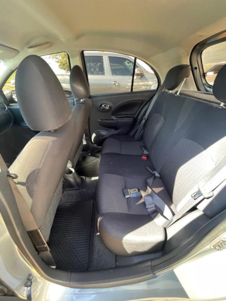 NISSAN March 1.6 16V 4P SV FLEX, Foto 9