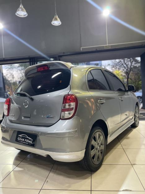 NISSAN March 1.6 16V 4P SR FLEX, Foto 4