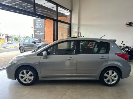 NISSAN Tiida Hatch 1.8 16V 4P SL FLEX AUTOMTICO, Foto 10