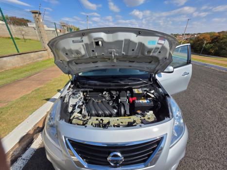 NISSAN Versa Sedan 1.6 16V 4P FLEX SV, Foto 2