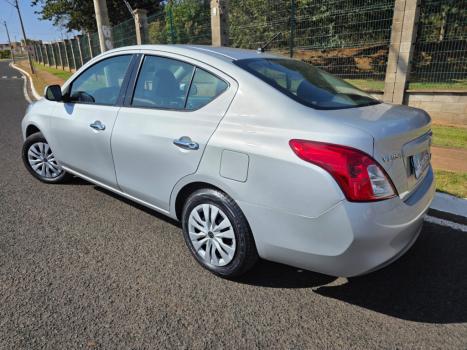 NISSAN Versa Sedan 1.6 16V 4P FLEX SV, Foto 4