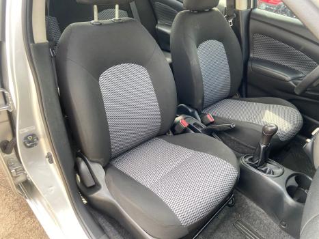 NISSAN Versa Sedan 1.0 4P FLEX S, Foto 11