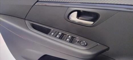 PEUGEOT 208 1.0 4P FLEX FIREFLY STYLE, Foto 13