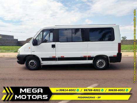 PEUGEOT Boxer 2.3 HDI 330 TURBO DIESEL 16 LUGARES, Foto 4