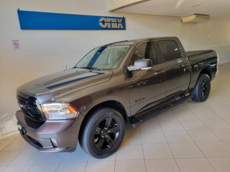 RAM 1500 5.7 V8 CLASSIC LARAMIE CABINE DUPLA 4X4 AUTOMTICO, Foto 1