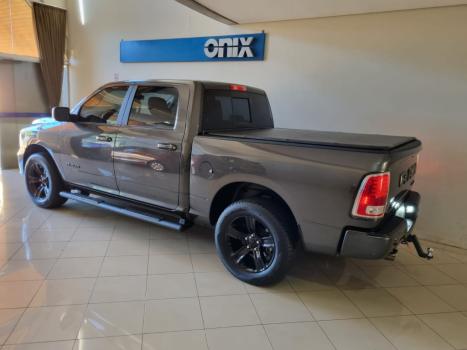 RAM 1500 5.7 V8 CLASSIC LARAMIE CABINE DUPLA 4X4 AUTOMTICO, Foto 3
