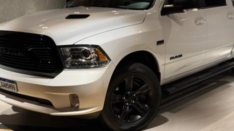 RAM 1500 5.7 V8 CLASSIC LARAMIE CABINE DUPLA 4X4 AUTOMTICO, Foto 6