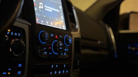 RAM 1500 5.7 V8 CLASSIC LARAMIE CABINE DUPLA 4X4 AUTOMTICO, Foto 7