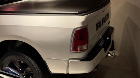 RAM 1500 5.7 V8 CLASSIC LARAMIE CABINE DUPLA 4X4 AUTOMTICO, Foto 16