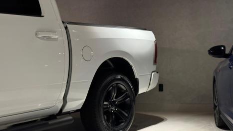 RAM 1500 5.7 V8 CLASSIC LARAMIE CABINE DUPLA 4X4 AUTOMTICO, Foto 17
