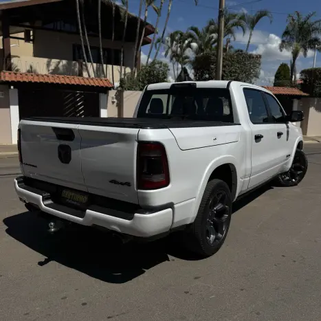 RAM 1500 5.7 V8 LIMITED NIGHT EDITION CABINE DUPLA 4X4 AUTOMTICO, Foto 7