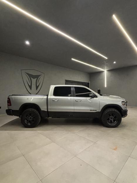 RAM 1500 5.7 V8 REBEL CABINE DUPLA 4X4 AUTOMTICO, Foto 4