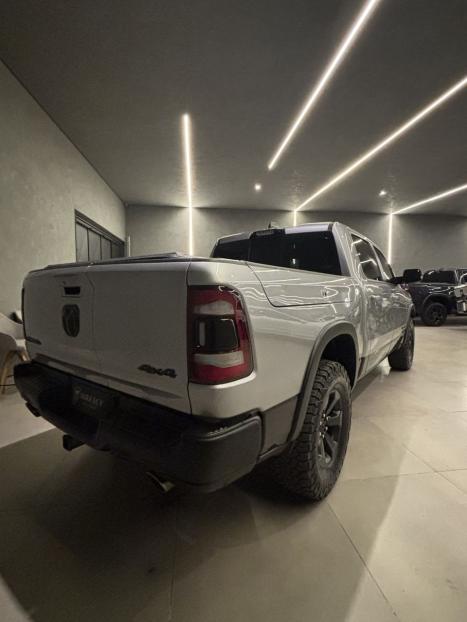 RAM 1500 5.7 V8 REBEL CABINE DUPLA 4X4 AUTOMTICO, Foto 5