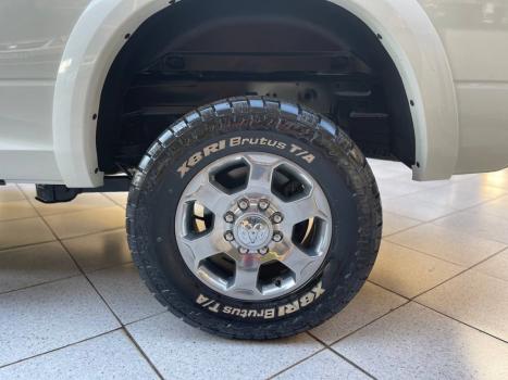 RAM 2500 6.7 I6 24V SLT CABINE DUPLA TURBO DIESEL LARAMIE 4X4 AUTOMTICO, Foto 13