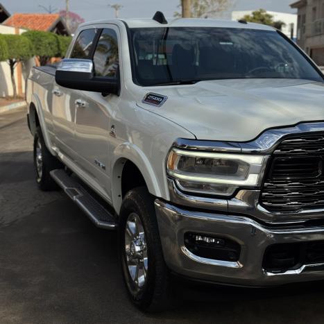 RAM 2500 6.7 I6 24V SLT CABINE DUPLA TURBO DIESEL LARAMIE 4X4 AUTOMTICO, Foto 4