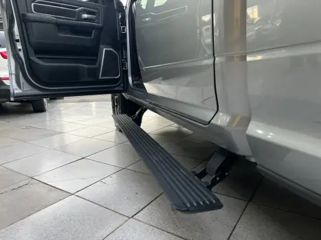 RAM 3500 6.7 I6 LIMITED LARAMIE CABINE DUPLA TURBO DIESEL AUTOMTICO, Foto 7