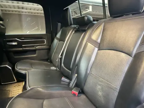 RAM 3500 6.7 I6 LIMITED LARAMIE CABINE DUPLA TURBO DIESEL AUTOMTICO, Foto 12