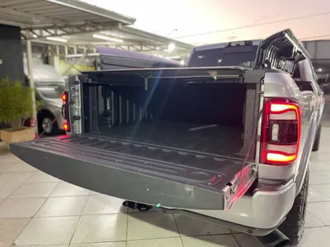 RAM 3500 6.7 I6 LIMITED LARAMIE CABINE DUPLA TURBO DIESEL AUTOMTICO, Foto 16